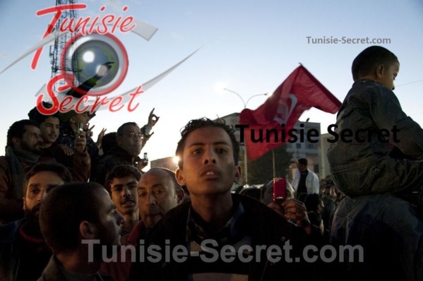 Tunisiens, vous n’êtes que des lâches prêts à vous enflammer pour n’importe quelle cause Tunisiens, vous n’êtes que des lâches prêts à vous enflammer pour n’importe quelle cause