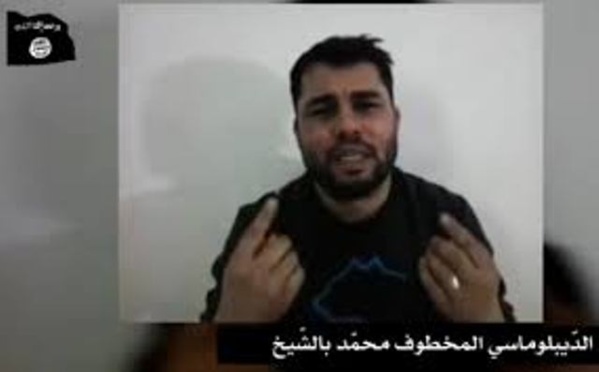 Mohamed Ben Cheikh, l'otage d'Al-Qaïda en Libye, s'adressant à Moncef Marzouki, l'otage de Rached Ghannouchi en Tunisie. Mohamed Ben Cheikh, l'otage d'Al-Qaïda en Libye, s'adressant à Moncef Marzouki, l'otage de Rached Ghannouchi en Tunisie.