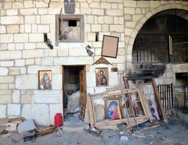 Une Eglise chrétienne dévastée par la horde islamo-fasciste à la solde du Qatar et de l'Arabie Saoudite. Une Eglise chrétienne dévastée par la horde islamo-fasciste à la solde du Qatar et de l'Arabie Saoudite.