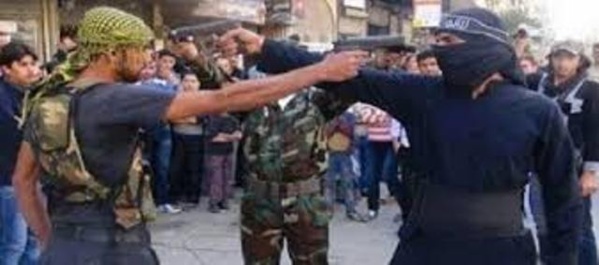Mohamed tue Mohamed, telle est la quintessence du "printemps arabe", pour le grand bonheur des sionistes et des impérialistes.