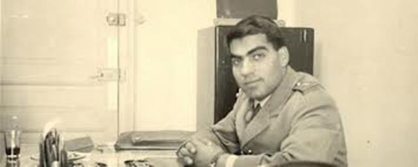 Le soldat Ben Ali, alors jeune officier de l'armée nationale tunisienne, celle-là même que Rachid Ammar a obligé de trahir la Tunisie. Le soldat Ben Ali, alors jeune officier de l'armée nationale tunisienne, celle-là même que Rachid Ammar a obligé de trahir la Tunisie.