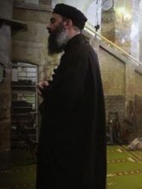 Ibrahim al-Badri, alias Abu Du’a, alias Abou Bakr Al-Baghdadi, alias Calife Ibrahim, mercenaire du prince Abdul Rahman al-Faiçal, subventionné par l’Arabie saoudite, le Qatar et les États-Unis. Il peut commettre toutes les horreurs que les Conventions de Genève interdisent à des États de faire. Ibrahim al-Badri, alias Abu Du’a, alias Abou Bakr Al-Baghdadi, alias Calife Ibrahim, mercenaire du prince Abdul Rahman al-Faiçal, subventionné par l’Arabie saoudite, le Qatar et les États-Unis. Il peut commettre toutes les horreurs que les Conventions de Genève interdisent à des États de faire.