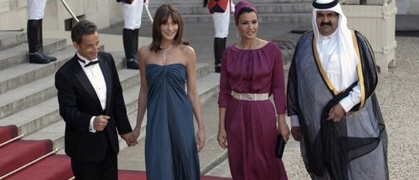L'ex-couple présidentiel Nicolas Sarkozy-Carla Bruni, et Mozza lifting-Hamad Ben Khalifa, alias Hamad ventre plein de gaz ! L'ex-couple présidentiel Nicolas Sarkozy-Carla Bruni, et Mozza lifting-Hamad Ben Khalifa, alias Hamad ventre plein de gaz !