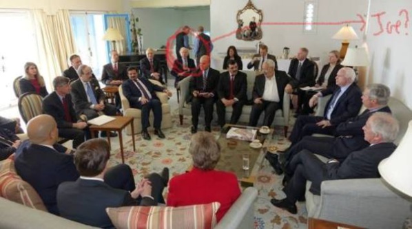 Photo de famille en présence du Proconsul de Tunisie, Jacob Wallas et de Joseph Lieberman.