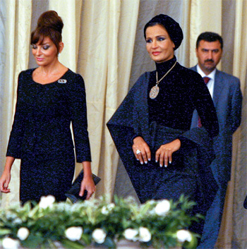 Cheikha Moza, la top modèle islamiste dépense 8500 millions de dollars pour ses robes