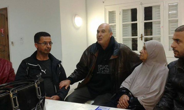 Au milieu, Elyes Makni, coordinateur de Nidaa Tounes-La Marsa. Au milieu, Elyes Makni, coordinateur de Nidaa Tounes-La Marsa.