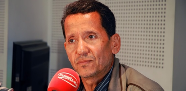 Othman Jallouli, le barbouze de l'UGTT qui a injurié et menacé Saïd Aïdi devant son bureau au ministère, en compagnie d'un ramassis de syndicalistes. Othman Jallouli, le barbouze de l'UGTT qui a injurié et menacé Saïd Aïdi devant son bureau au ministère, en compagnie d'un ramassis de syndicalistes.
