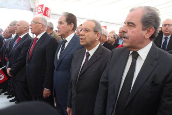 De droite à gauche, Mondher Zenaïdi, Faouzi Elloumi, Abderrahim Zouari, Kamel Morjane, Ridha Belhadj, Taoufik Baccar... De droite à gauche, Mondher Zenaïdi, Faouzi Elloumi, Abderrahim Zouari, Kamel Morjane, Ridha Belhadj, Taoufik Baccar...