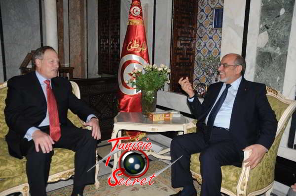 Dave Cote,  président de Honeywell avec Hamadi Jebali a la Kasbah en 2012.