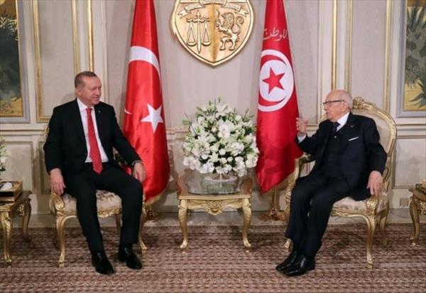 Béji Caïd Essebsi recevant le Satrape Turc en décembre 2017.