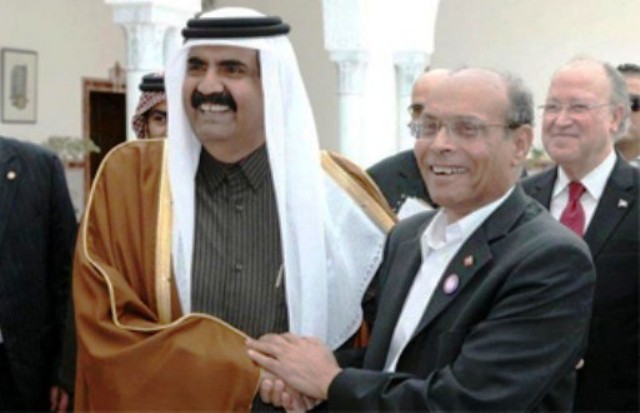 Hamad, le 13 janvier 2012 à Tunis:"Vous voyez comment j'apprends à votre président comment se tenir et comment saluer"!