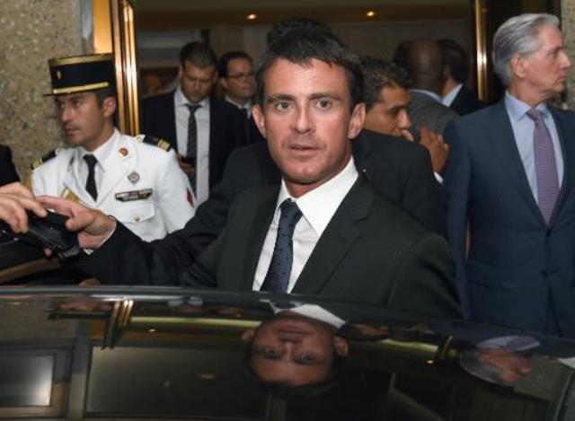 Le Premier ministre français Manuel Valls, à son arrivée à Tunis, ce dimanche soir, le 7 septembre 2014.