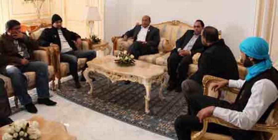 Moncef Marzouki en réunion de "travail" avec la racaille des LPR, dont Mohamed Amine Akid, alias Recoba.