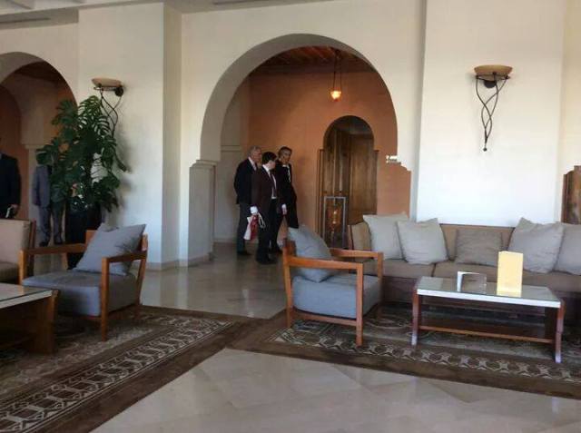 Photo exclusive de Tunisie Secret: BHL à l'hôtel The Résidence à Gammarth. Samedi 1er novembre 2014.