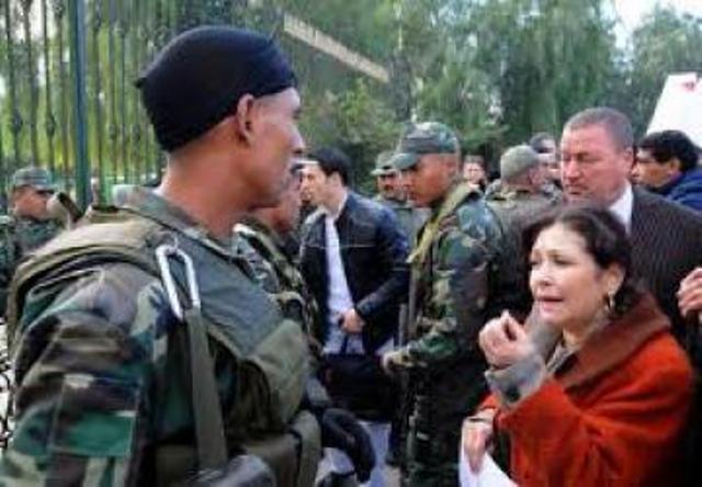Une mercenaire qui a toujours été allergique à l'armée qu'on avait pourtant glorifié pour son rôle dans la "révolution du jasmin" !