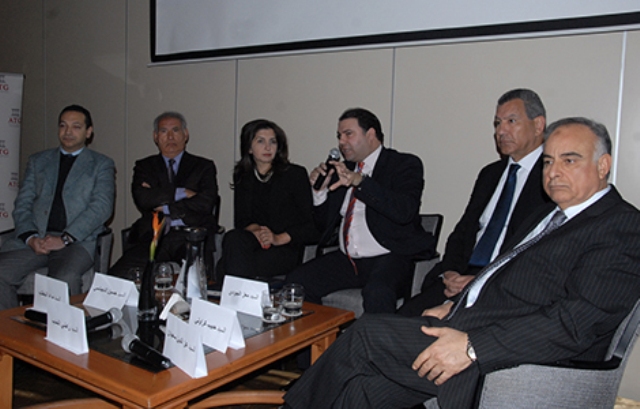 Mourad Hattab, Houcine Dimassi, Moez Joudi, Habi Karaouli, Ezzeddine Saïdane, lors de la réunion aux Berges du Lace de l'Association tunisienne de gouvernance (ATG).