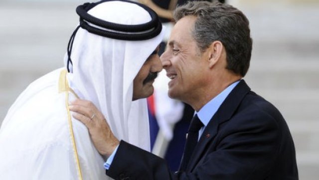Nicolas Sarkozy avec son copain l'émir de l'oligarchie islamiste et mafieuse, Hamad Ben Khalifa.