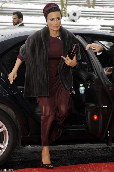 Cheikha Moza, la top modèle islamiste dépense 8500 millions de dollars pour ses robes Cheikha Moza, la top modèle islamiste dépense 8500 millions de dollars pour ses robes