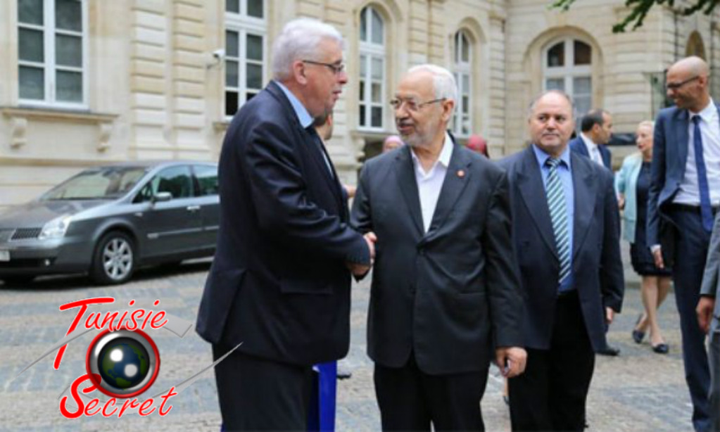 Le très socialiste Jean-Pierre Sueur, Sénateur du Loiret, raccompagnant son invité de marque.