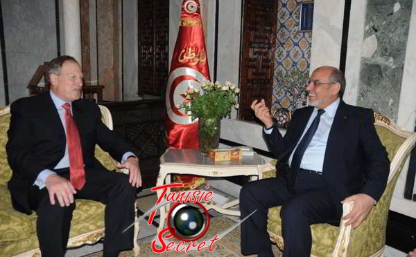 Dave Cote,  président de Honeywell avec Hamadi Jebali a la Kasbah en 2012. 